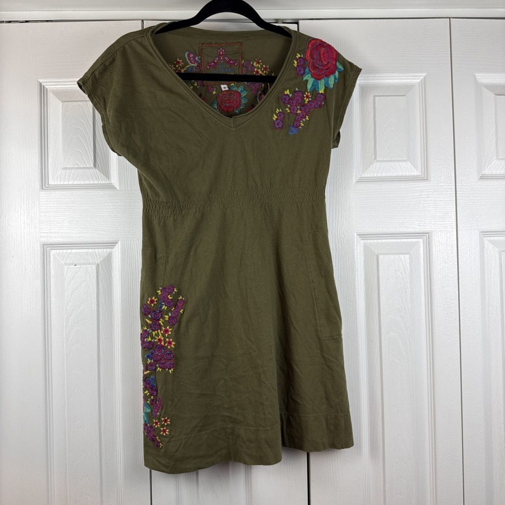 JOHNNY WAS Joy Love Light Embroidered OliveGreen T-shirt Floral Birds Size Small